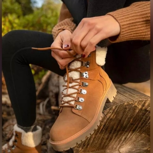 Marc Fisher Shoes - Mark Fisher Leather upper Boots Women's size 6 1/2 M color light brown MSRP $149
